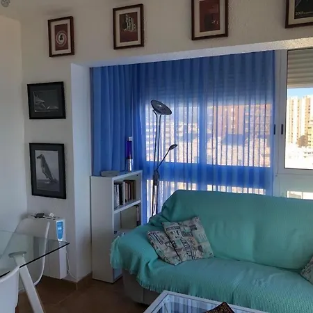 Flat With Sea Views In カルプ